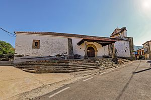 Archivo:Iglesia parroquial de Rinconada de la Sierra lateral