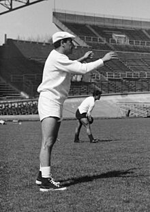 Ignacio Trelles trainer Mexico (18 april 1961), Bestanddeelnr 912-3644 (cropped).jpg