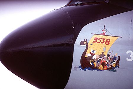 Archivo:KC-135R Hagar the Horrible Nose Art