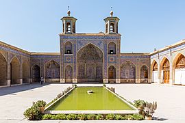 Mezquita de Nasirolmolk, Shiraz, Irán, 2016-09-24, DD 72
