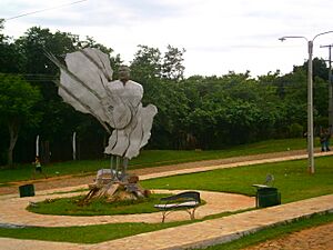 Archivo:Monumento a José Asunción Flores, reconocido músico de fama internacional, nacido en Altos