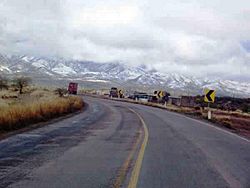 Archivo:Nevada en Imuris Feb 08 Carretera a Cananea