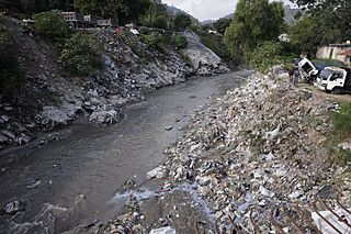Presidente Bernardo Arévalo supervisa trabajos de la draga en río Las Vacas en puente de Chinautla. 20240920.jpg