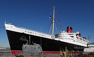 Archivo:R.M.S. Queen Mary in Long Beach, California; October 2019
