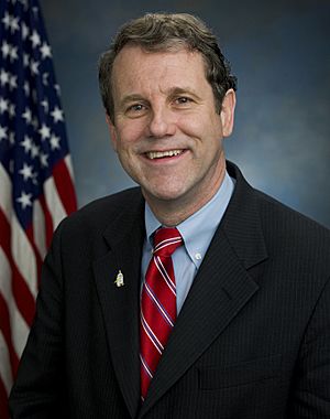 Archivo:Sherrod Brown, official Senate photo portrait, 2007