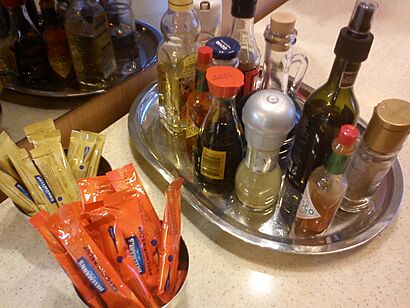Archivo:Typical Polish set of spices