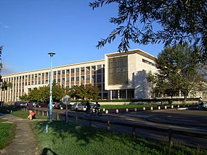 Archivo:Université Bordeaux 1 bâtiment A33