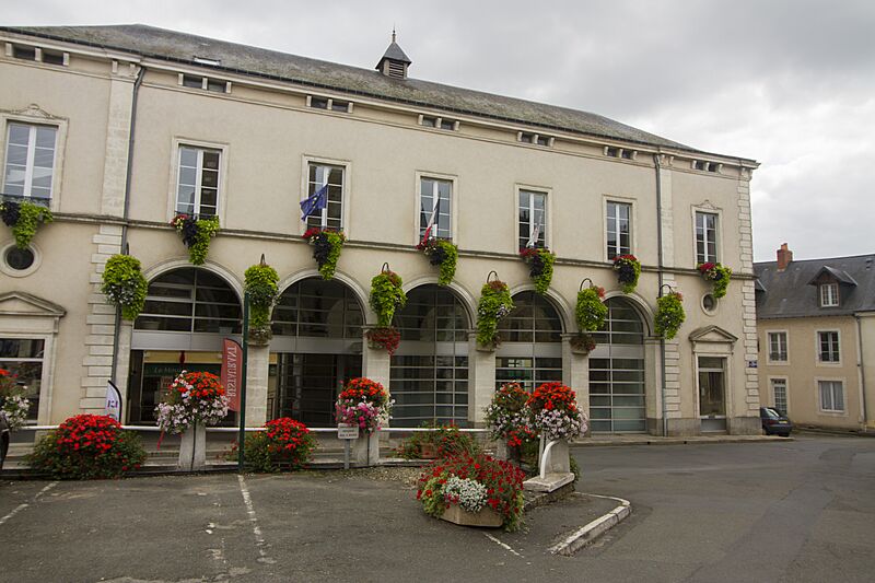 72168 loué mairie