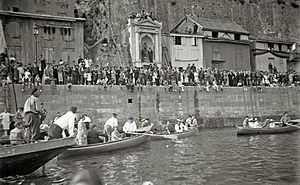 Archivo:Ambiente en un día de regatas en San Sebastián (1 de 2) - Fondo Marín-Kutxa Fototeka