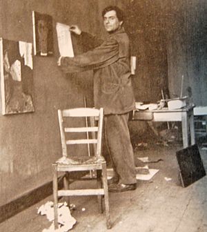 Archivo:Amedeo-Modigliani-at-his-studio-2-1915-photo-by-paul-guilliaume
