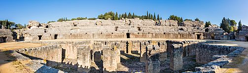 Anfiteatro de las ruinas romanas de Itálica, Santiponce, Sevilla, España, 2015-12-06, DD 12-14 PAN