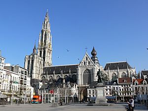 Archivo:Antwerpen kathedraal02