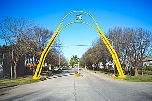 Arco ingreso Ciudad El Trebol septiembre 2022-8.jpg