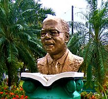 Arthur Lewis (1915-1991).jpg