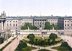Archivo:Berlin Universität um 1900