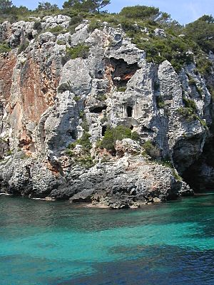 Archivo:Cales Coves