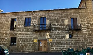 Casa de José María Gabriel y Galán - Fachada principal.jpg