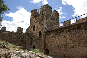Archivo:Castillo de Cornatel 02 by-dpc