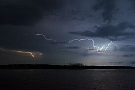 Catatumbo Lightning - Rayo del Catatumbo (24335489591).jpg
