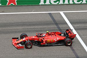 Archivo:Charles Leclerc, 2019 Chinese GP