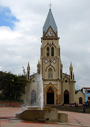 Archivo:Church Exterior - Chipaque - Cundinamarca