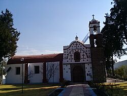 Church of San Luis Apizaquito, Tlaxcala.jpg