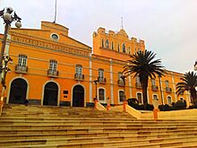 Archivo:Edificio central UAEH, Pachuca. 005