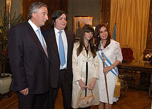 Archivo:Familia Kirchner 2007-12-10 02