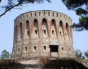 Archivo:Fuerte de Aranguren, Ceuta (cropped)