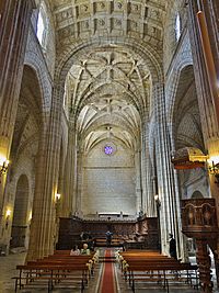 Archivo:Iglesia de San Miguel Arcángel, Morón de la Frontera. Bóvedas