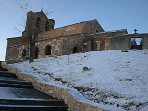 Archivo:Iglesia del siglo XII
