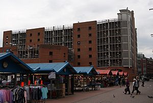 Archivo:Kirkgate Market (4th May 2010) 015