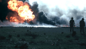 Archivo:Kuwait burn oilfield