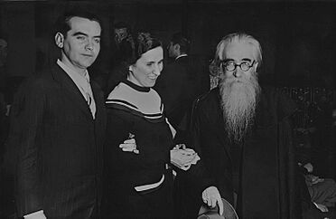 Archivo:Lorca, Pura Maórtua de Ucelay y Valle-Inclán en el preestreno de Yerma, Madrid, 1934