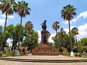 Archivo:Monumento José María Morelos y Pavón
