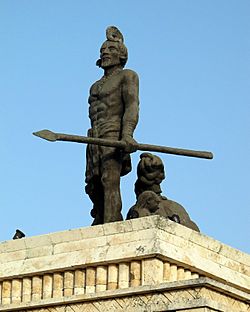 Archivo:Monumento a Gonzalo Guerrero Mérida Yucatán