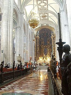 Archivo:Nave Catedral Metropolitana