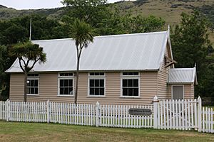 Archivo:Okains bay school 27