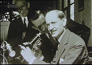 Archivo:Pío del Río-Hortega en 1926, procedente de la película «Qué es España» (1926-2007)
