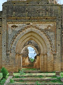Archivo:Portada de la Ermita de Castilleja de Talhara, Benacazón