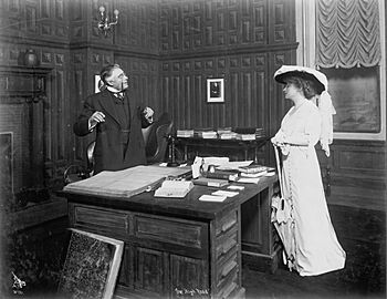Archivo:Scene from The High Road by Edward Sheldon 1912