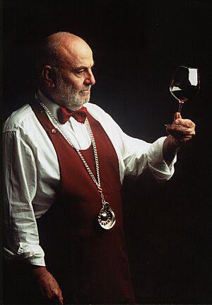 Archivo:Sommelier F.I.S.A.R.