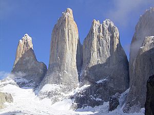 Archivo:Torres del Paine, Patagonia (2004)