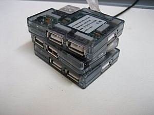 Archivo:USB hubs