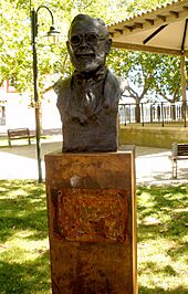 Archivo:Villanueva de Gállego - Monumento a Francisco Pradilla