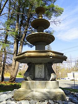 White Memorial Fountain - Weatogue, Connecticut - DSC09336.JPG