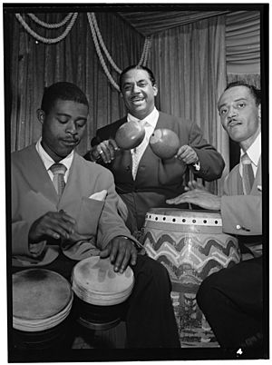 Archivo:(Portrait of Machito, Jose Mangual, and Carlos Vidal(?), Glen Island Casino, New York, N.Y., ca. July 1947) (LOC) (5062512234)