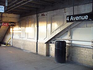 Archivo:4 Ave F NYC Subway Station by David Shankbone
