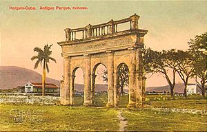Archivo:Antiguo arco del triunfo de Holguín