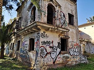 Archivo:Casa abandonada 2